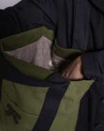 Charger l'image dans la galerie, Zoom sur le tote bag kaki en toile de kimono
